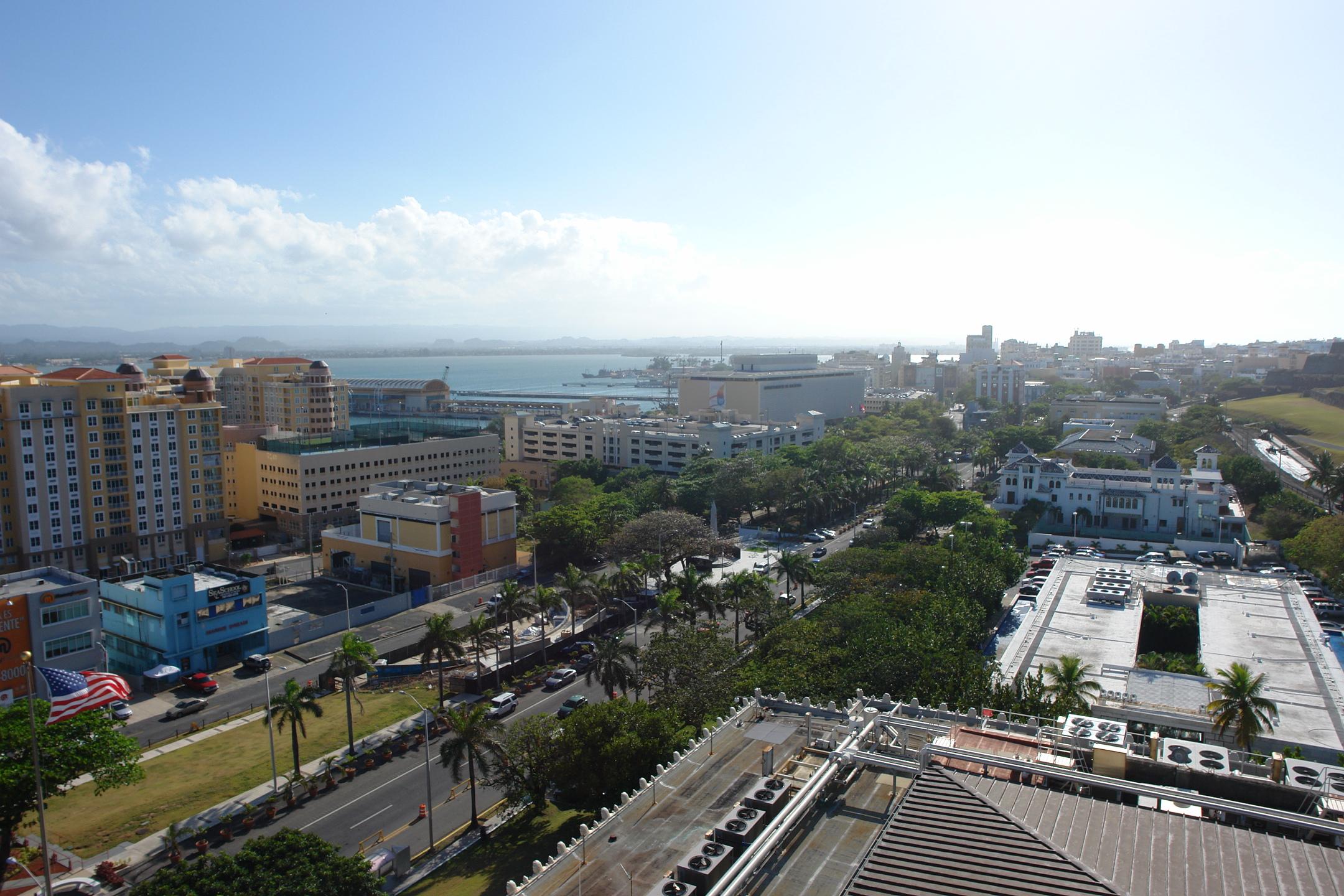 Capitolio de Puerto Rico - San Juan (Puerta de Tierra) - 2011 00105
